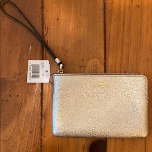 NWT Corner Zip Leather Coach Wristlet
